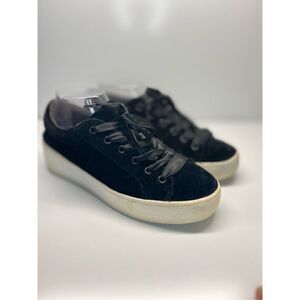 Steve Madden Bertie V black Velvet Platform Lace Up Sneaker Women’s Size 8. B